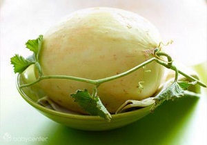 در هفته 35، جنین به اندازه یک «خربزه قندک» است