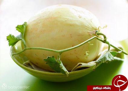 در هفته سی و پنجم، جنین به اندازه یک &laquo;خربزه قندک&raquo; است