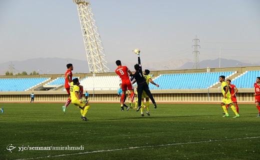 توقف هف سمنان درخانه