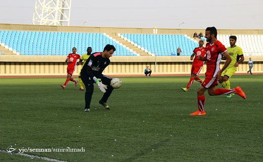 توقف هف سمنان درخانه