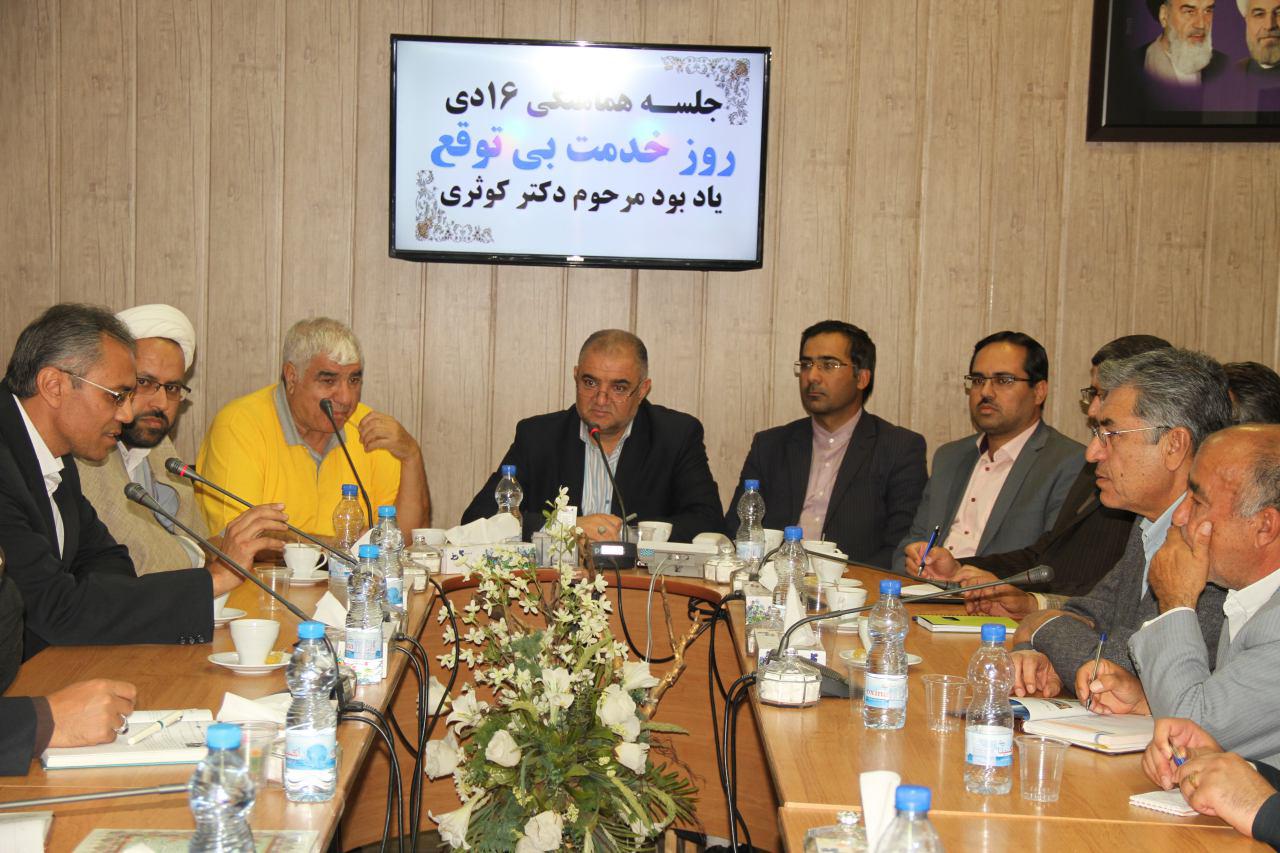 دکتر کوثری نماد خدمتگزاری به مردم است