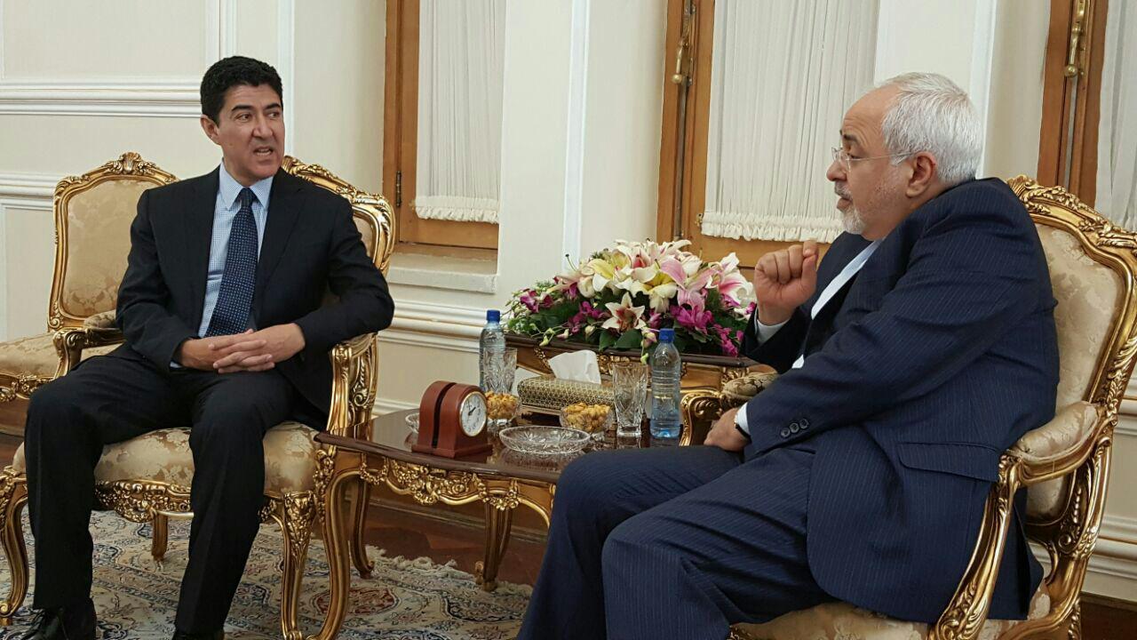 سفیر جدید اکوادور، استوارنامه خود را تسلیم ظریف کرد