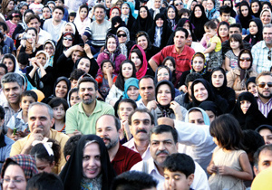 مدیریت زندگی اجتماعی افراد ضروری است