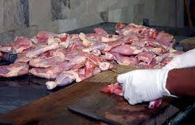 کارگاه های غیر بهداشتی فاقد پروانه مشکل اصلی تولید خمیر مرغ