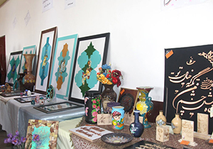برپایی نمایشگاه در لارستان