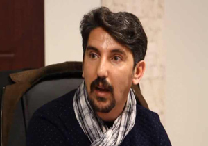 مطالعه کم شاعران جوان را از کشف های واقعی دور می کند