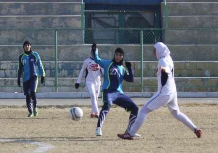لطفا با فاصله نسبت به خبر بعدی کار شود ////////////////نماینده سازمان لیگ باعث جنجال در سیرجان شد