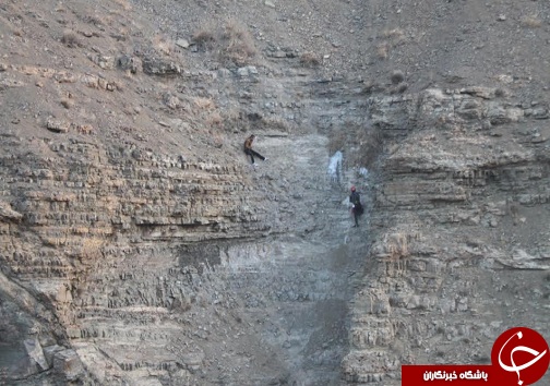 نجات مرد جوان گرفتار در ارتفاعات کوهستانی