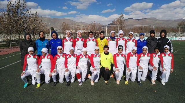 برگزاری نشست مدیر فنی تیم ملی فوتبال بانوان با کادر نوجوانان