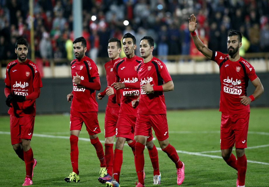 بازی پرسپولیس با پدیده یک روز عقب افتاد