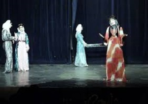 "پاییز" درسقز به روی صحنه رفت