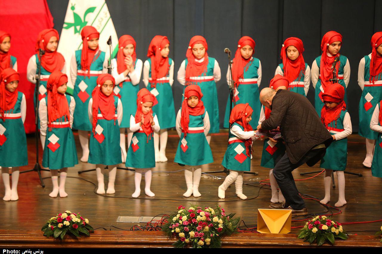 رونمایی از 14 عنوان کتاب به خط بریل در جشن &laquo;بر بال پروانه&zwnj;ها&raquo;