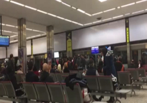 موج تاخیر پروازها در فرودگاه مهرآباد/پاسخ گلایه مسافران فقط سکوت است! + فیلم