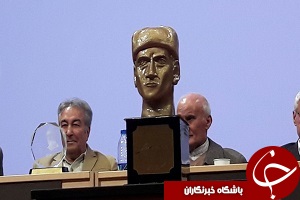 رونمایی از تندیس پرویز دهداری