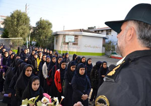 حضور کارشناسان انتظامی در مدرسه