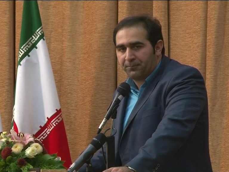 شاعران جوان با مواجهه هوشمندانه با فضای مجازی فرصت&zwnj;سازی کنند