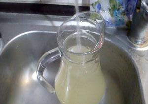 آلودگی آب شرب در روستای گل&zwnj;بهی + فیلم