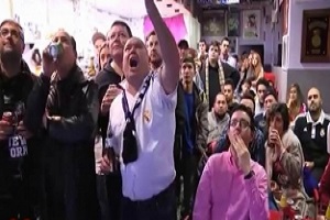 حواشی جالب از پنالتی داگلاس تا تماشای پرهیجان ال‌کلاسیکو در سرتاسر جهان + فیلم