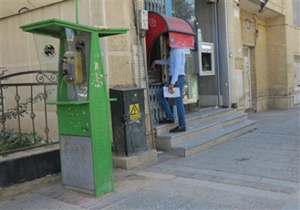 در تیران و کرون دسترسی معلولان به دستگاه های خودپرداز مناسب نیست