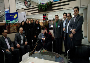 داستان عجیبی که واقعیت دارد!/مادر و دختر بعد از 42 سال در شعبه بانک به هم رسیدند! + فیلم