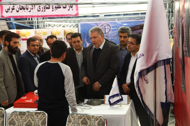 افتتاح نمایشگاه دستاوردهای پژوهش و فناوری آذربایجان غربی + تصویر