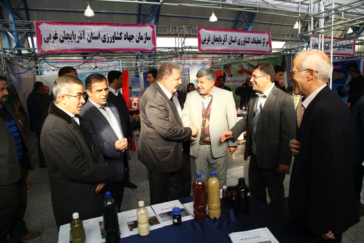 افتتاح نمایشگاه دستاوردهای پژوهش و فناوری آذربایجان غربی + تصویر