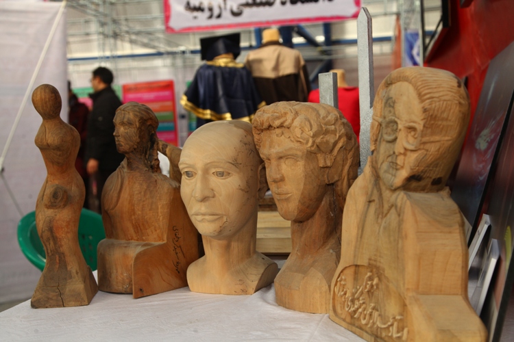 افتتاح نمایشگاه دستاوردهای پژوهش و فناوری آذربایجان غربی + تصویر
