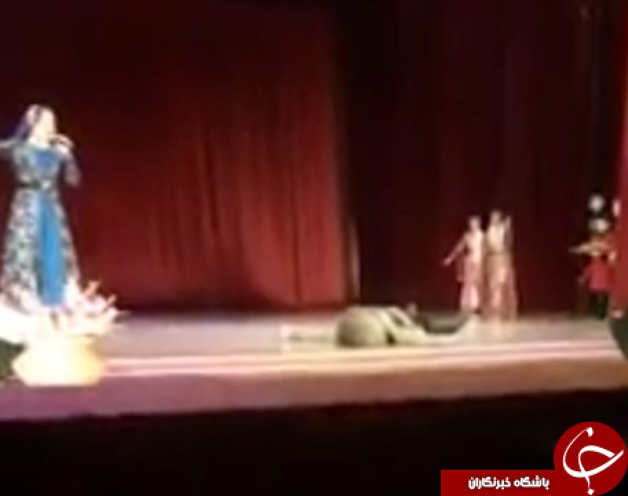 مرگ دردناک بازیگر تئاتر در حین اجرای نمایش +تصاویر