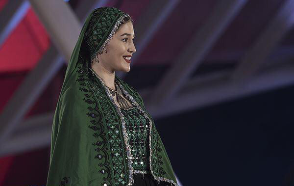 لباس جالب بازیگر نقش اول فیلم رفتن در جشنواره مراکش +عکس
