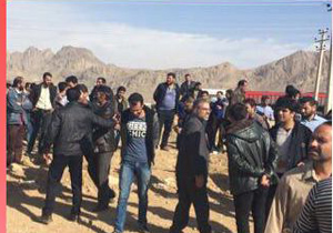 تجمع صنفی جمعی از کارگران شرکت پلی اکریل