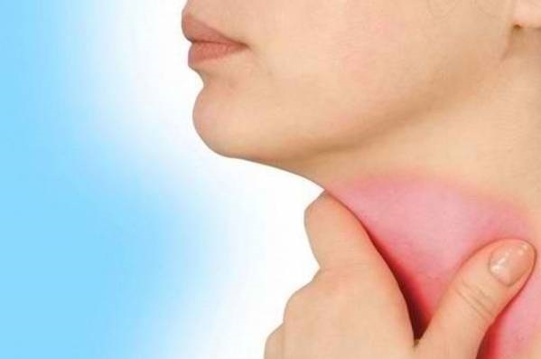 علائم هشدار دهنده سرطان حنجره/گرفتگی صدایتان را جدی بگیرید