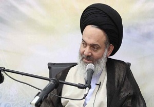 تاکید بر انقلابی ماندن حوزه های علمیه