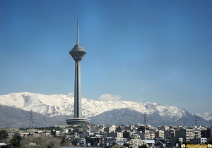 پرچم مقدس جمکران بر فراز برج میلاد