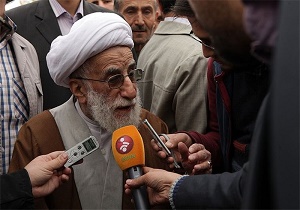 تاکید آیت الله جنتی بر لزوم پاسخگویی به شبهات دشمنان