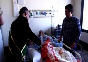 عیادت خادمان مسجد جمکران در قالب طرح رحمت واسعه
