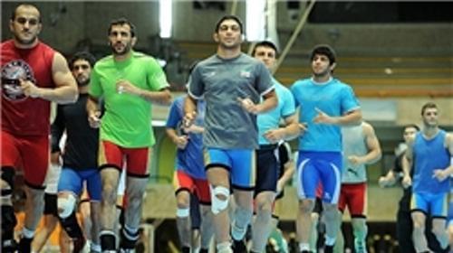 برگزاری دوره بازآموزی مربیان کشتی آزاد و فرنگی کشور در همدان
