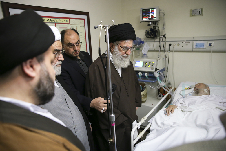 رهبر معظم انقلاب از آیت&zwnj;الله موسوی&zwnj;اردبیلی عیادت کردند
