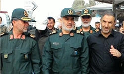 سردار سلامی از نمایشگاه دستاوردهای بسیج بازدید کرد