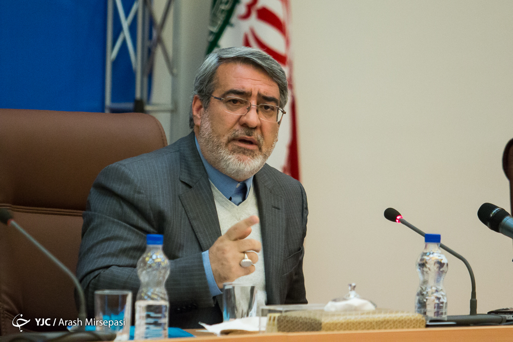 اربعین باید مردمی باشد نه دولتی/ اهل تهدید نیستم/ گردنم از مو باریک&zwnj;تر است