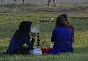 نتیجه 6 ساعت قلیان کشیدن 4 دختر جوان!