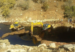 رفع آلودگی نفتی آب سرخون پیگیری شود