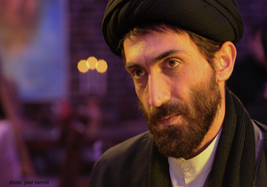 بازیگر «ايستاده در غبار» طلبه می‌شود