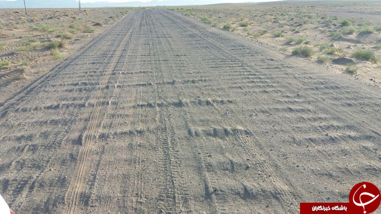 دشواری عبور و مرور در جاده روستای عباس&zwnj;آباد + تصاویر