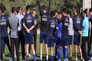 منصوریان:باخت را جبران کنید/آغاز تمرین استقلال با صحبت های منصوریان