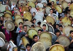 آیین های مولودی خوانی و طنین دلنوای دف نوازی در کردستان