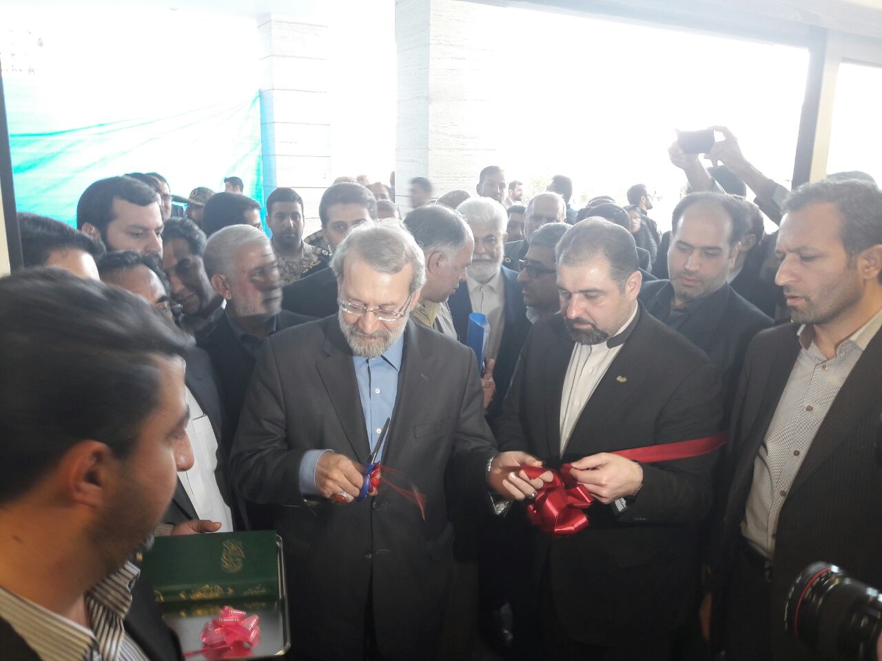 لاریجانی مرکز سوختگی کوثر بیمارستان امام علی (ع) را افتتاح کرد