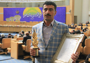 تقدیر از گندم کار چهارمحالی در جشن شکرگزاری برداشت محصول