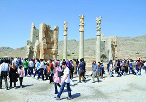 سفر گردشگران خارجی به استان فارس