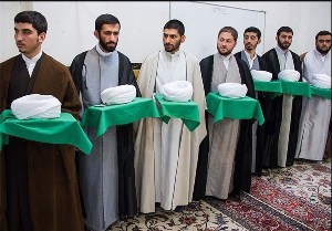 برگزاری مراسم عمامه گذاری 40 طلبه حوزه کمالیه خرم آباد