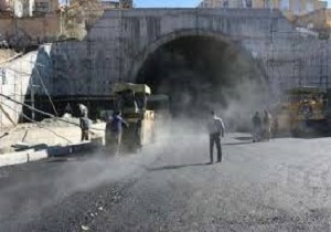 آغاز عملیات آسفالت تونل انقلاب سنندج